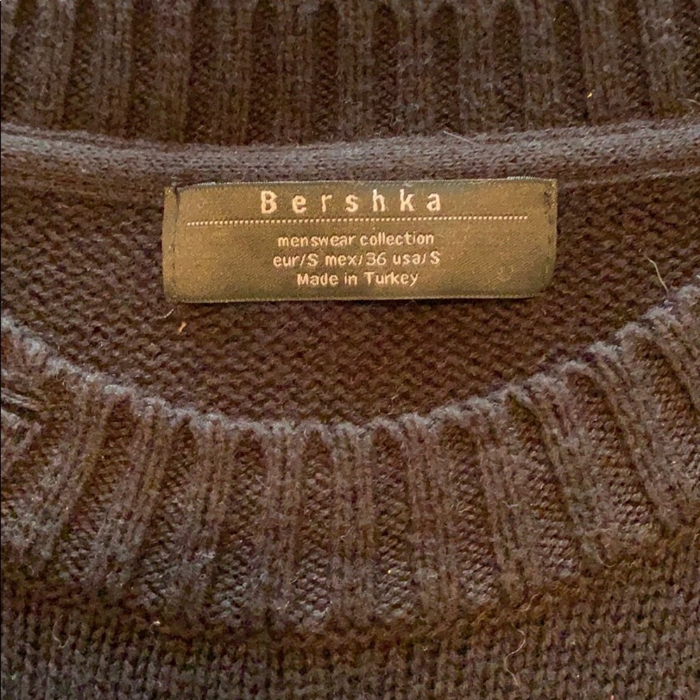 Bershka Sweater - Picture 2 of 2